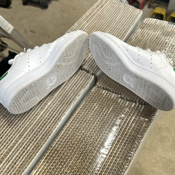 Adidas Stan Smith size US4 Like New - Picture 3 of 5